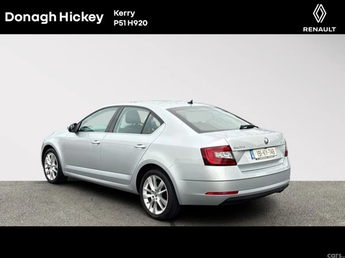 Skoda Octavia Saloon, Diesel, 2019, Silver