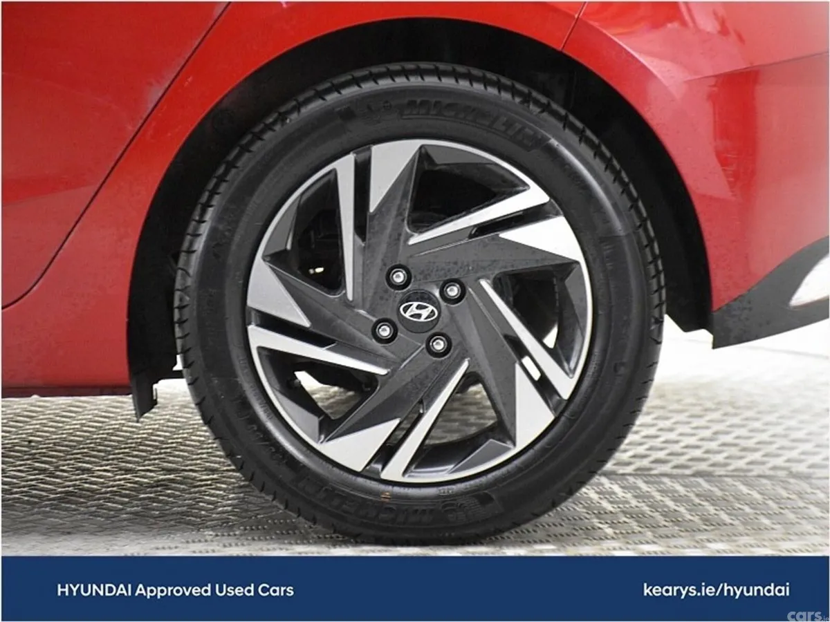 Hyundai i20 Hatchback, Petrol, 2023, Red