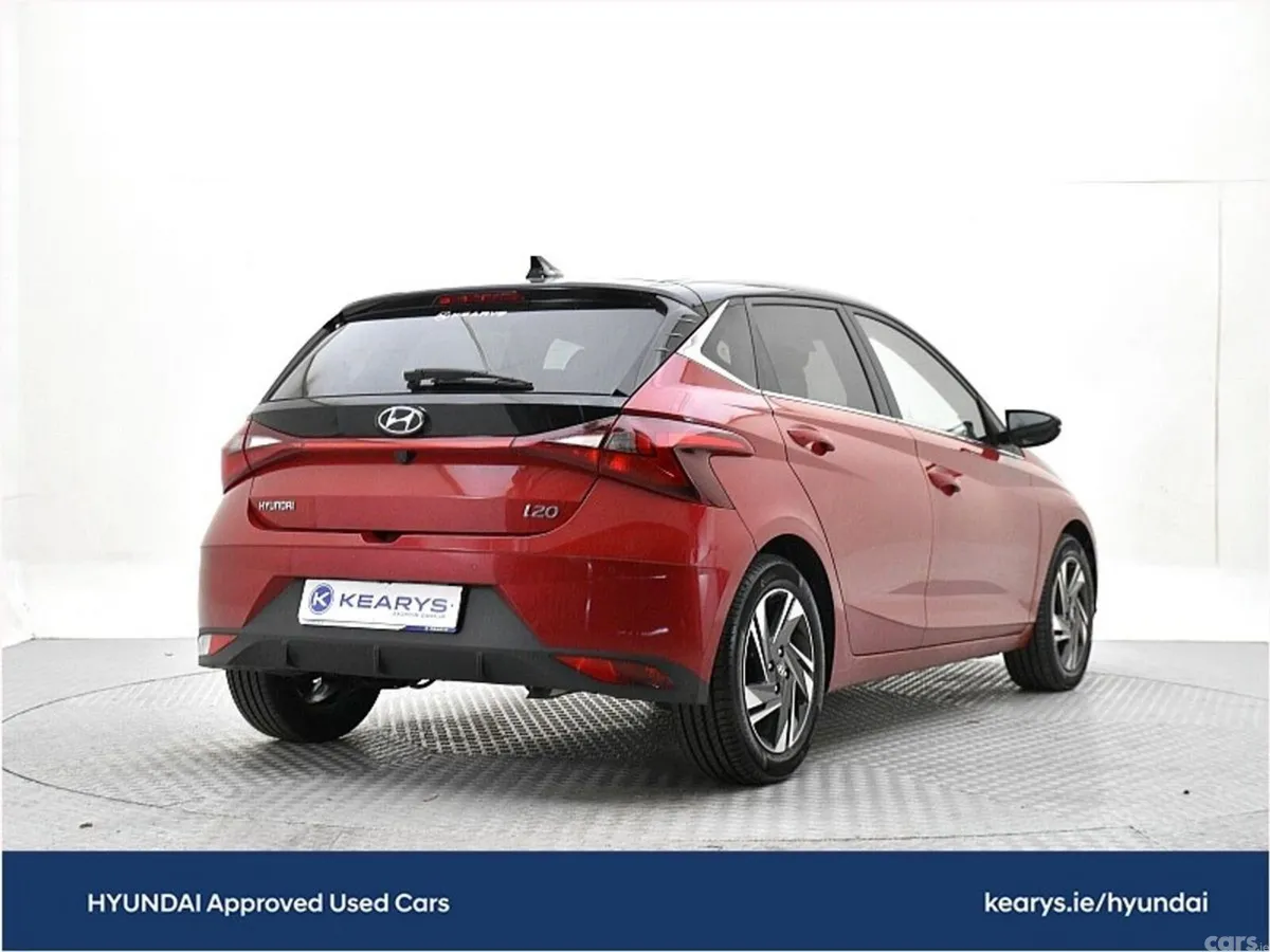 Hyundai i20 Hatchback, Petrol, 2023, Red