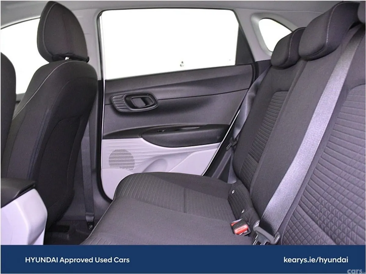 Hyundai i20 Hatchback, Petrol, 2023, White