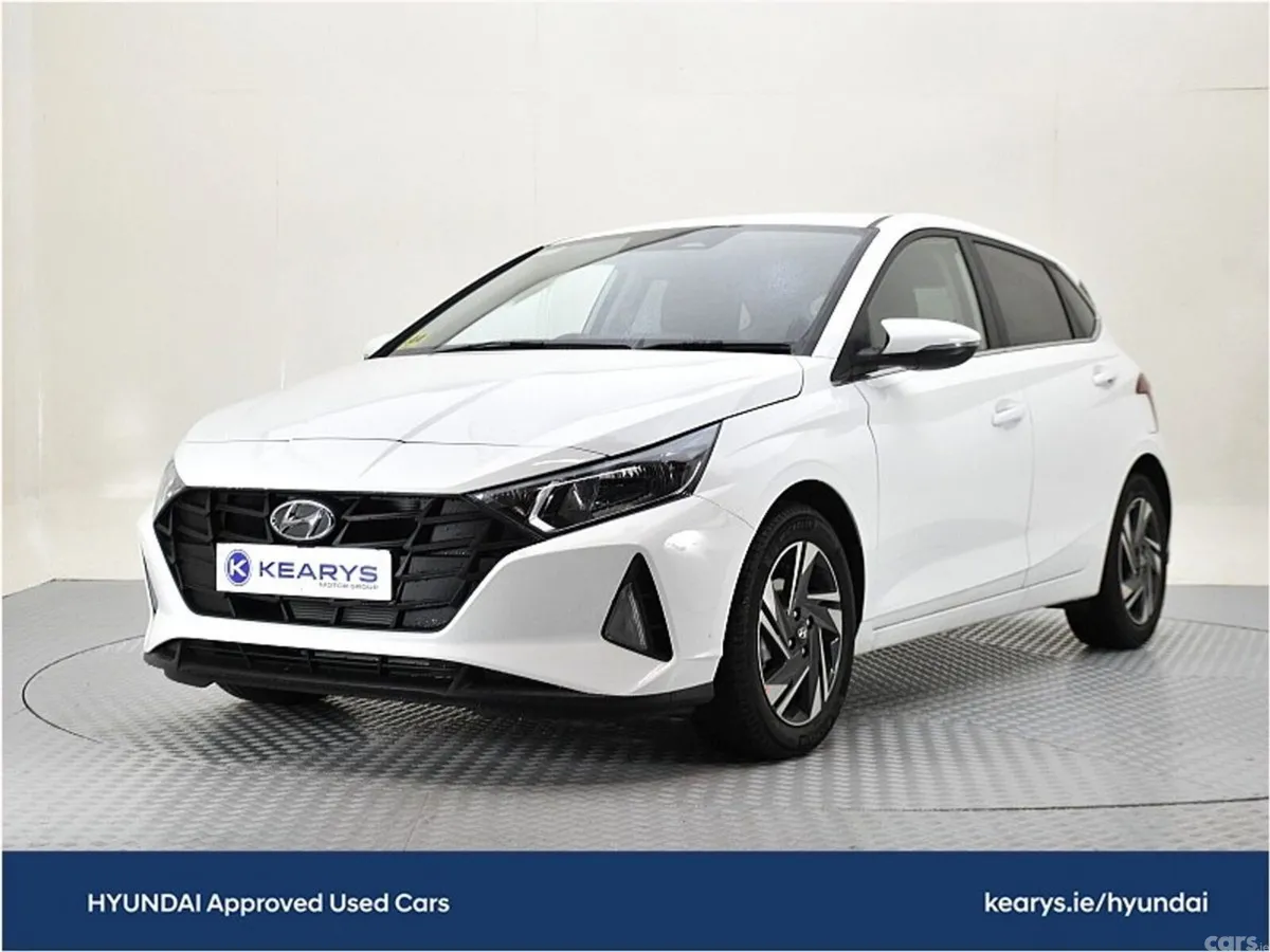 Hyundai i20 Hatchback, Petrol, 2023, White
