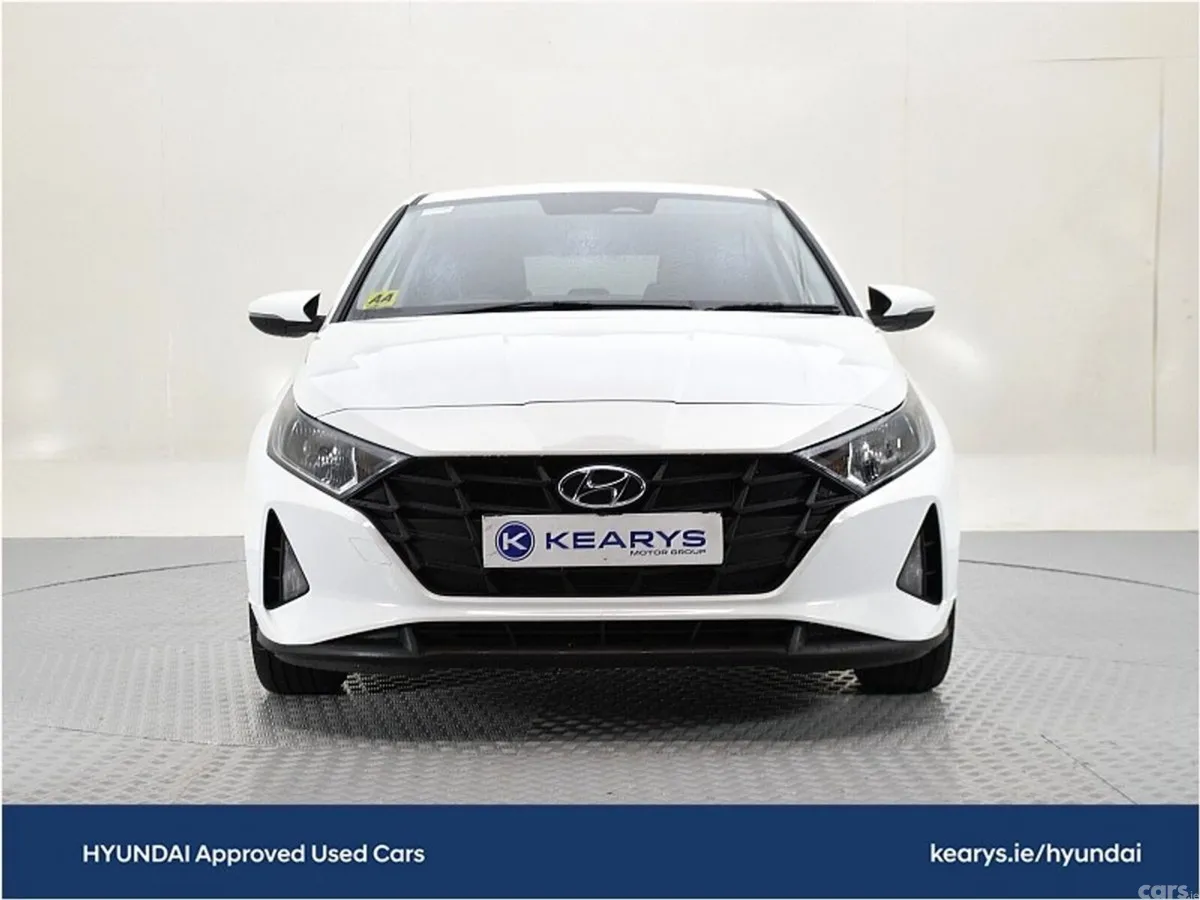 Hyundai i20 Hatchback, Petrol, 2023, White