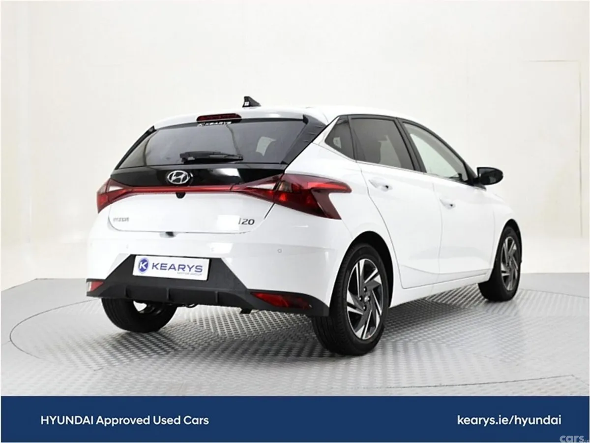 Hyundai i20 Hatchback, Petrol, 2023, White