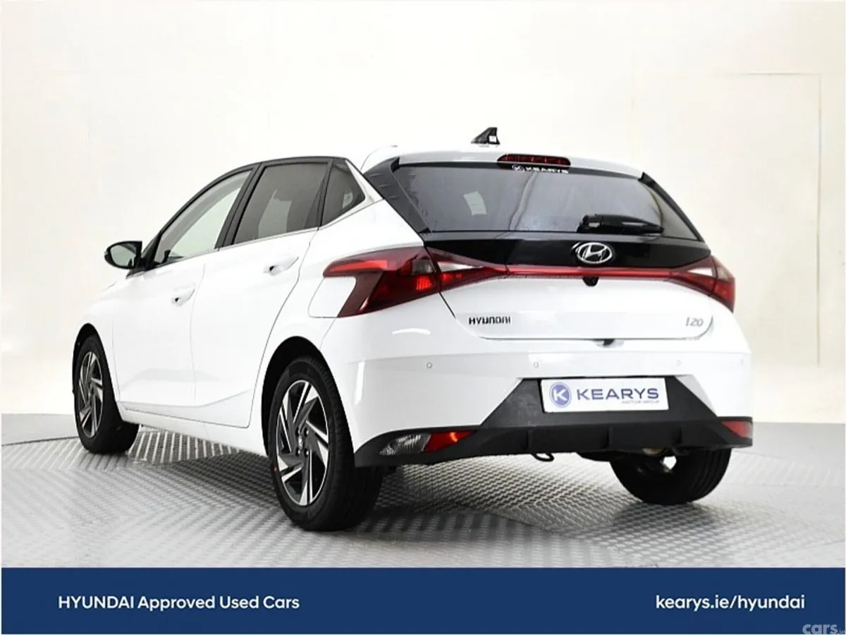 Hyundai i20 Hatchback, Petrol, 2023, White
