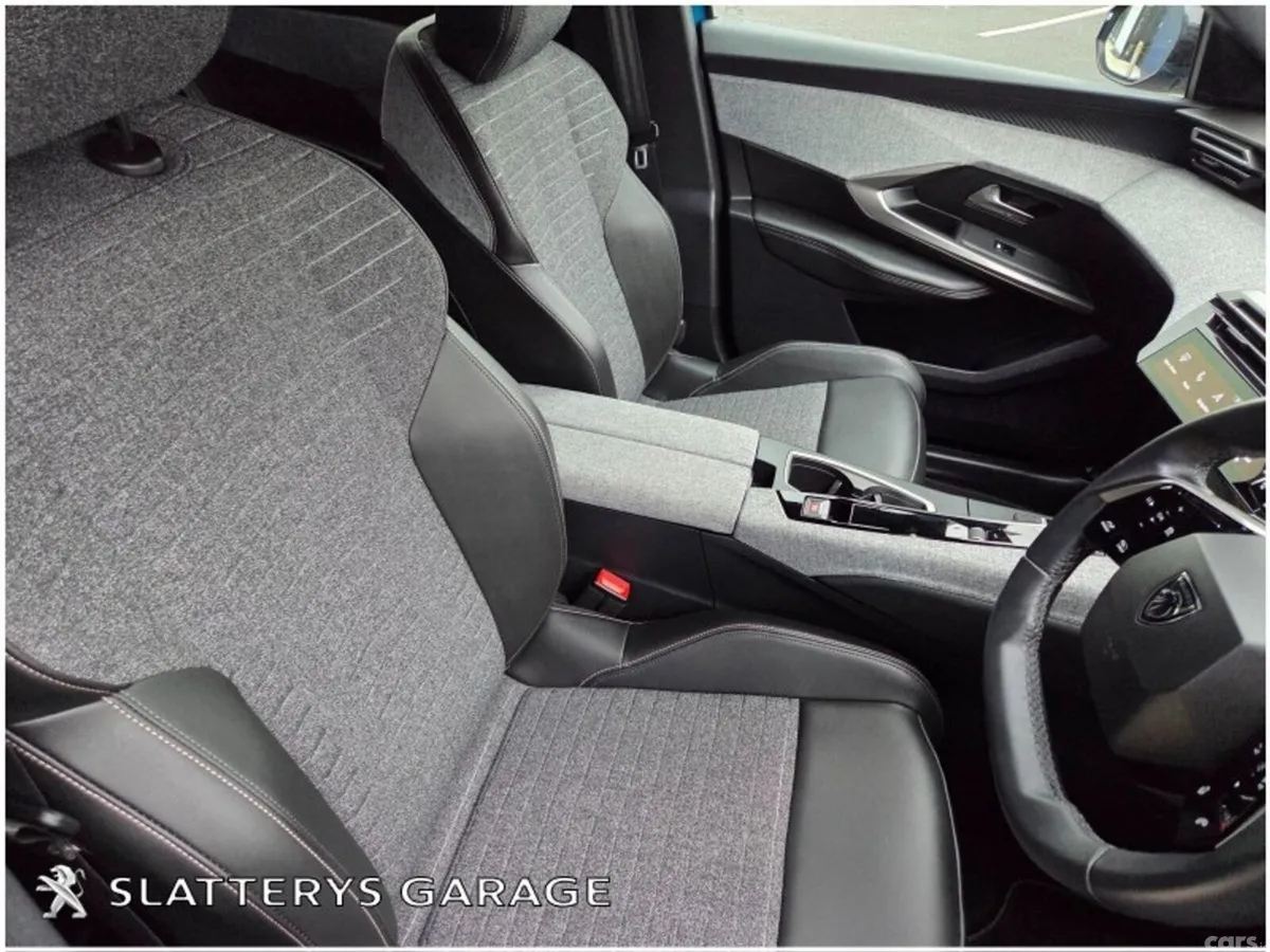 Peugeot 3008 SUV, Electric, 2025, Blue