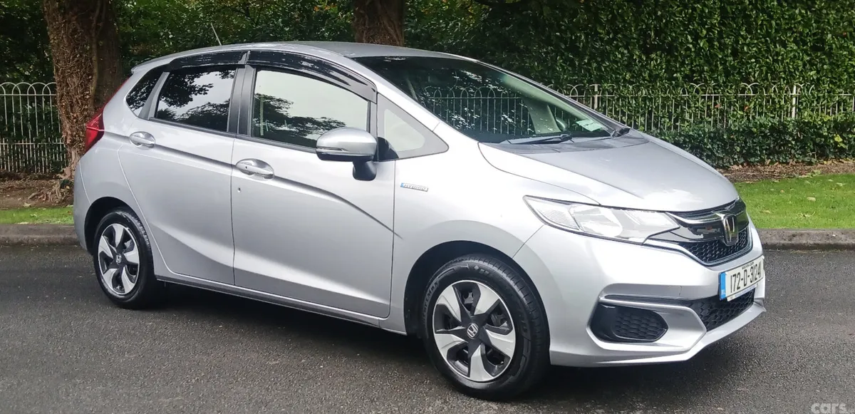 Honda Fit Hatchback, Petrol Hybrid, 2017, Silver