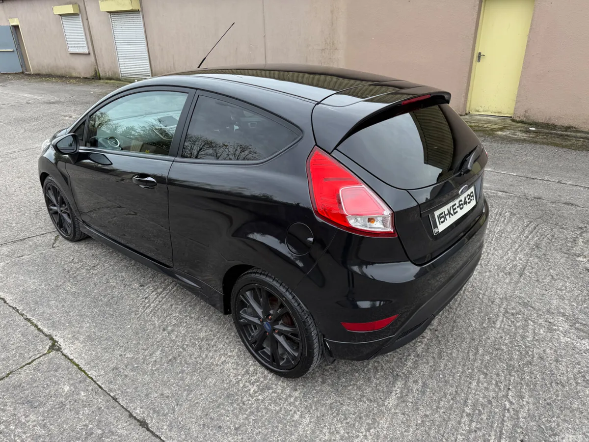 Ford Fiesta Hatchback, Petrol, 2015, Black