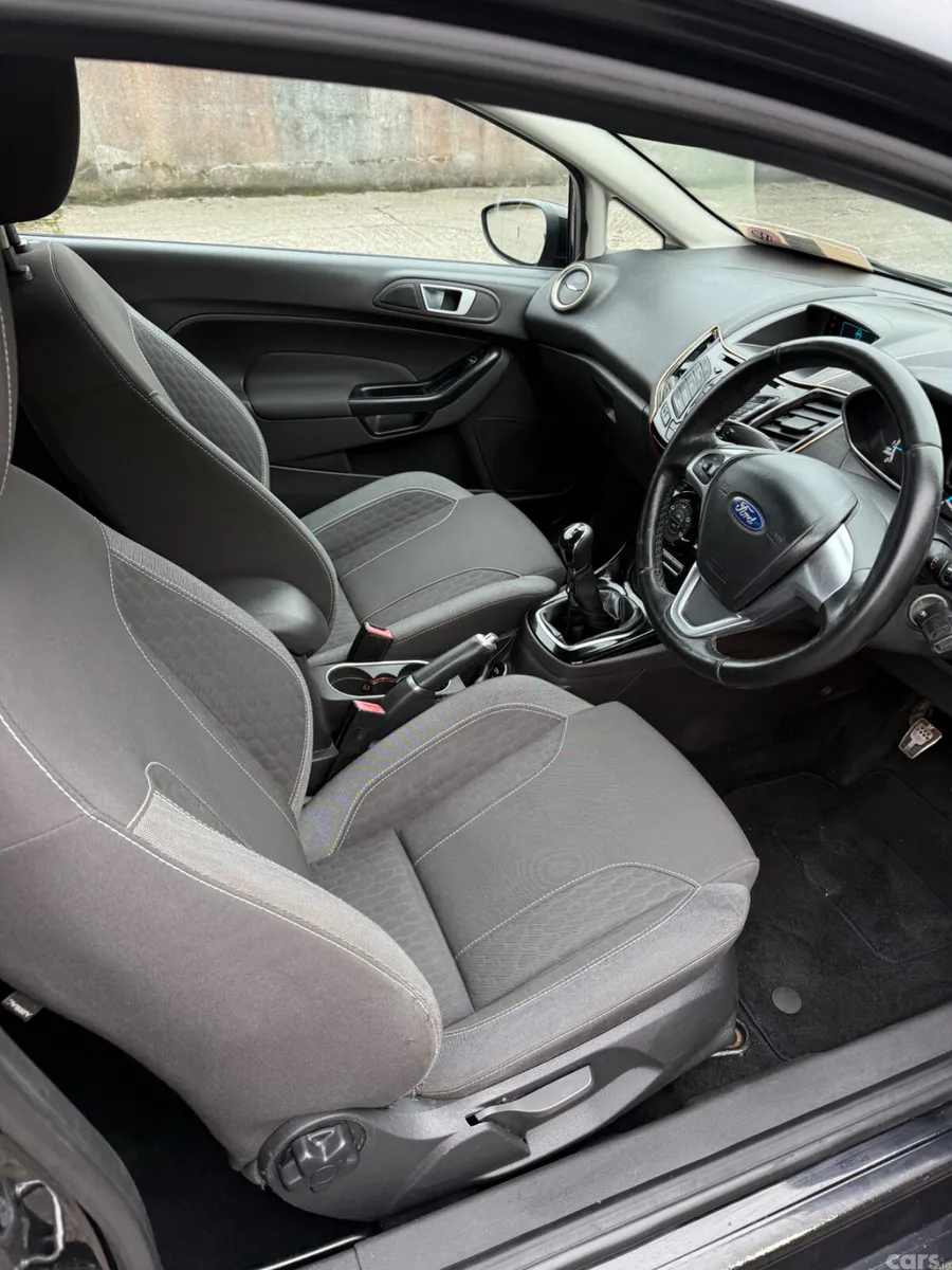 Ford Fiesta Hatchback, Petrol, 2015, Black