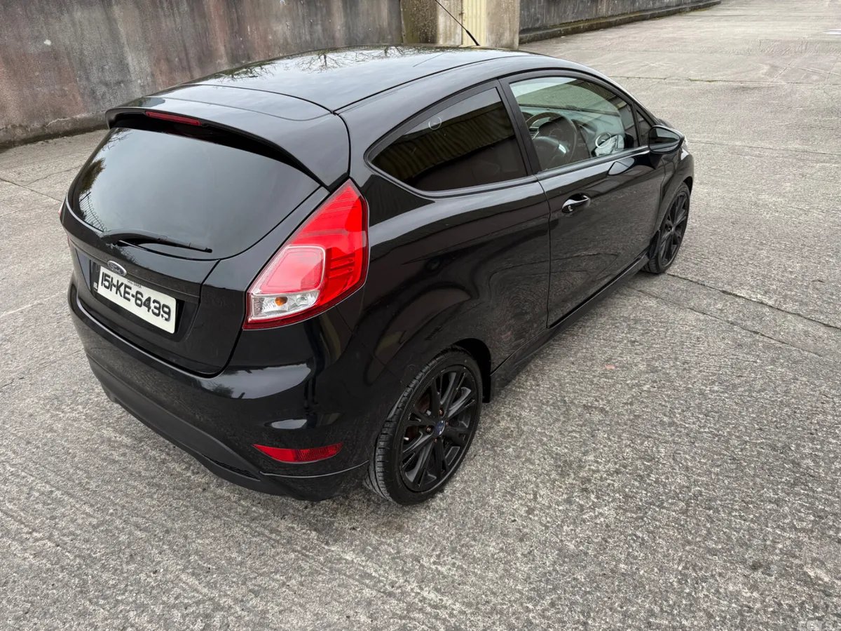 Ford Fiesta Hatchback, Petrol, 2015, Black