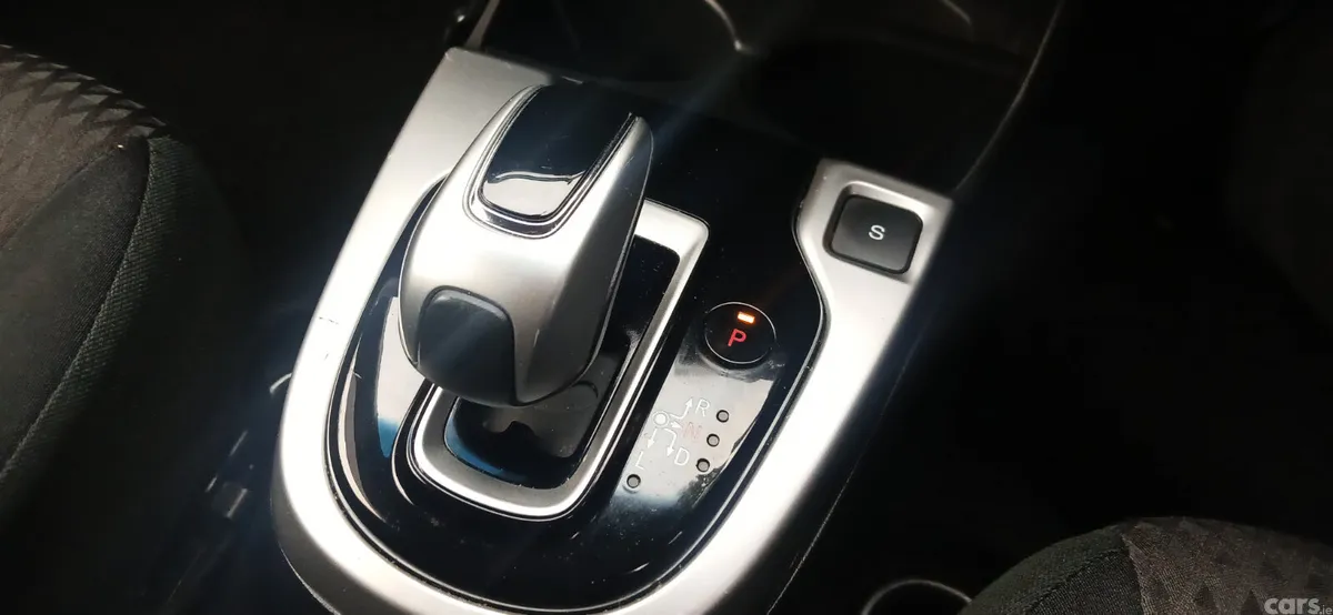 Honda Fit Hatchback, Petrol Hybrid, 2017, Silver