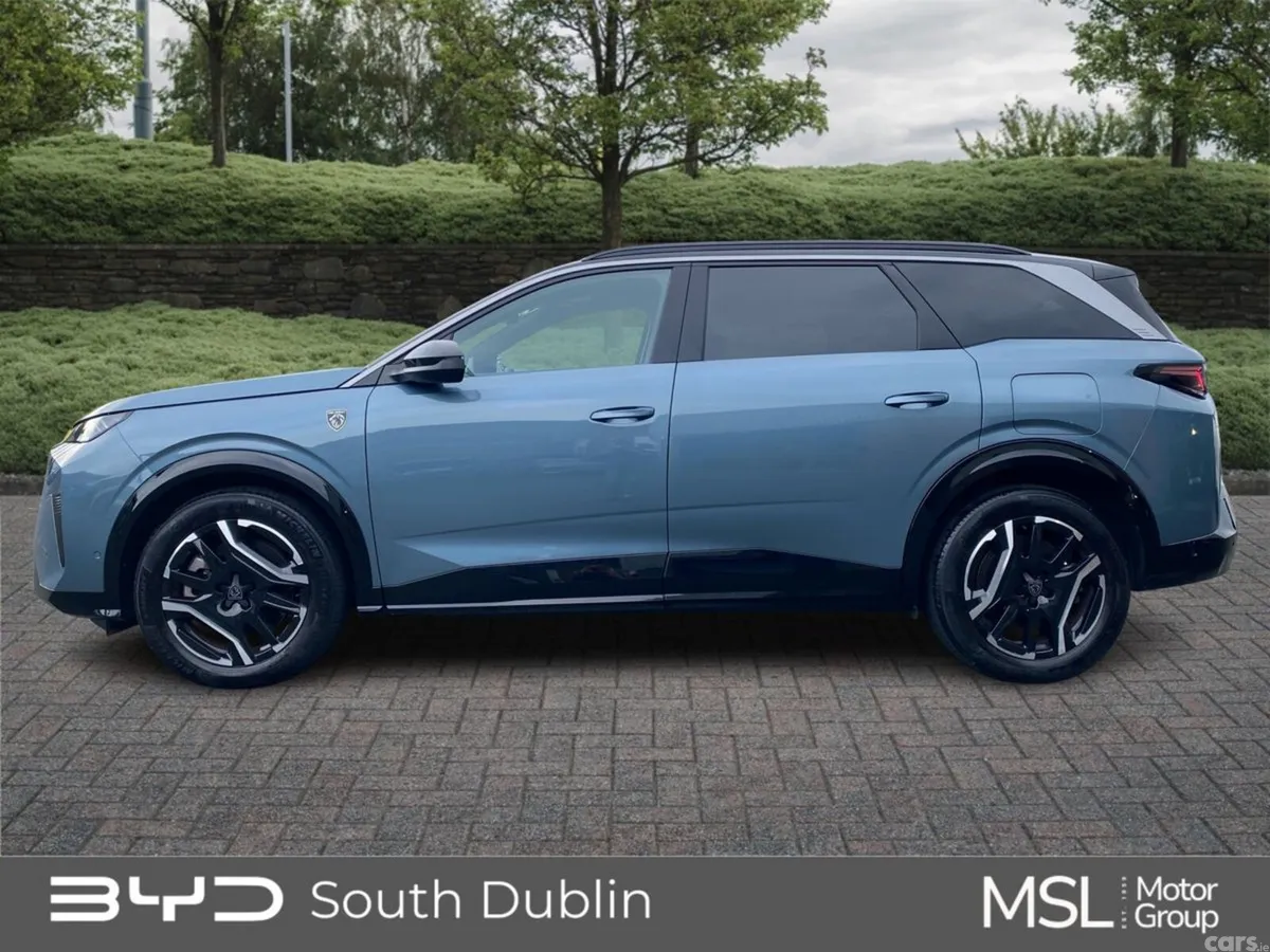 Peugeot 5008 MPV, Electric, 2025, Blue