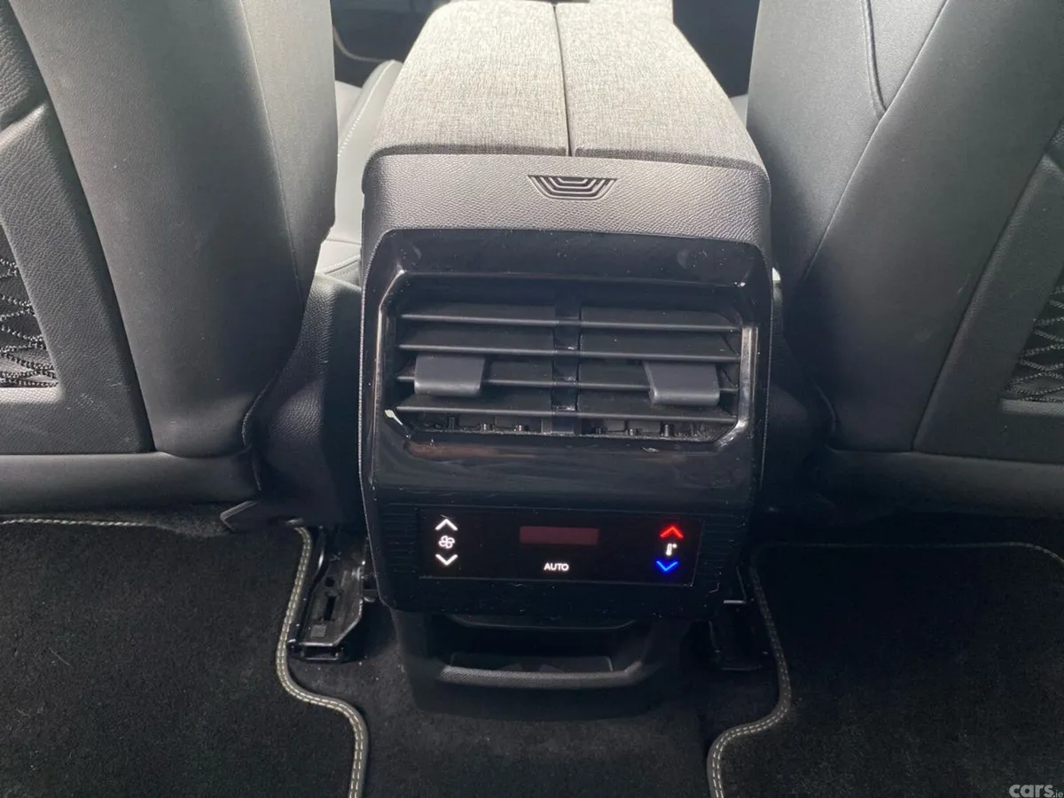 Peugeot 5008 MPV, Electric, 2025, Blue