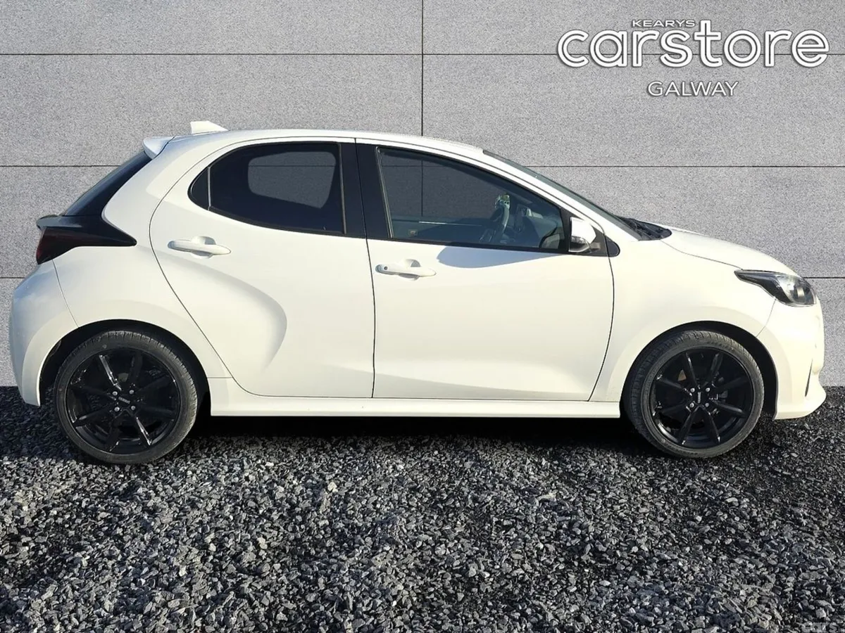 Toyota Yaris Hatchback, Petrol Hybrid, 2021, White