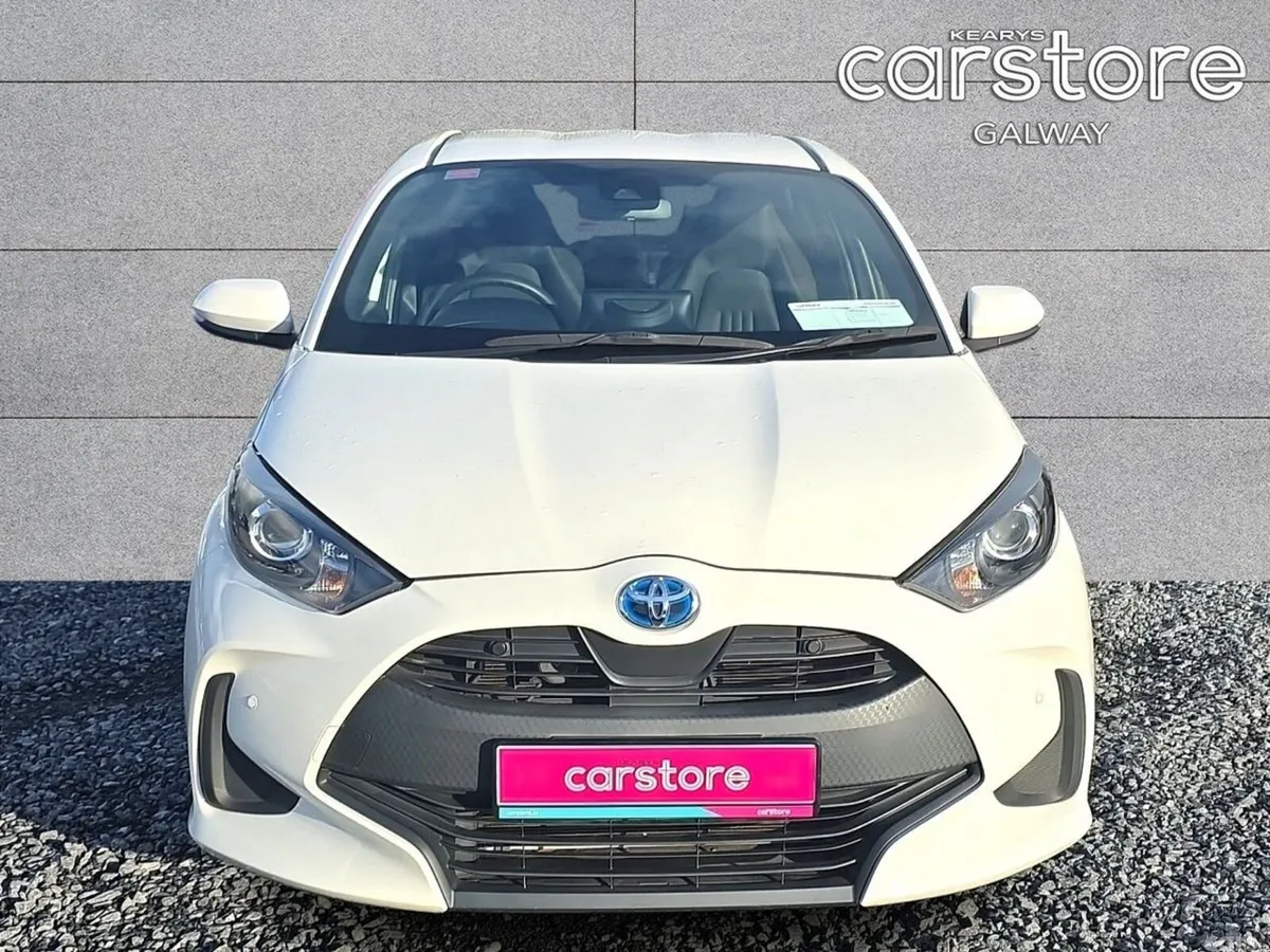 Toyota Yaris Hatchback, Petrol Hybrid, 2021, White