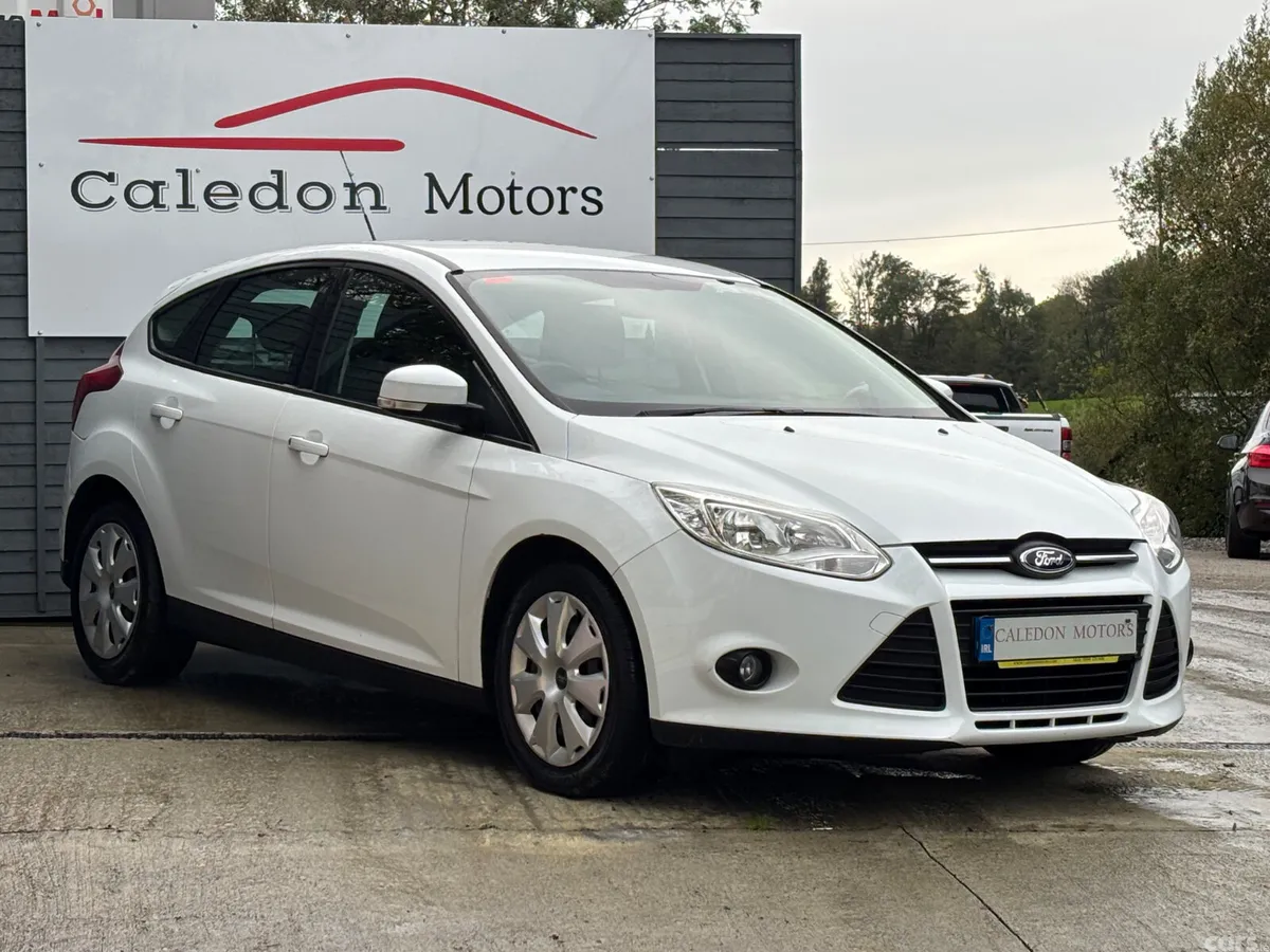 Ford Focus Hatchback, Petrol, 2013, White