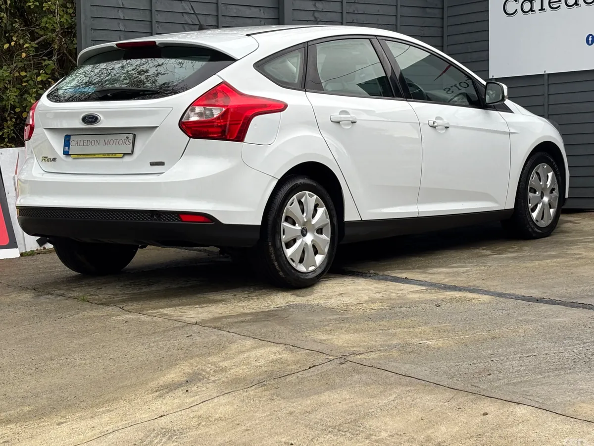 Ford Focus Hatchback, Petrol, 2013, White