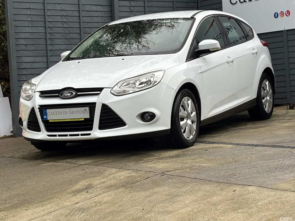 Ford Focus Hatchback, Petrol, 2013, White