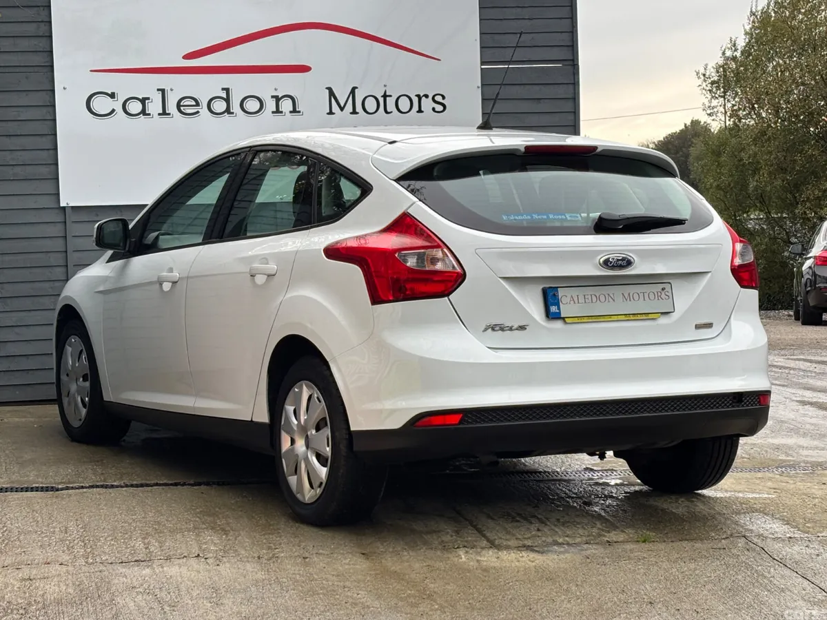 Ford Focus Hatchback, Petrol, 2013, White