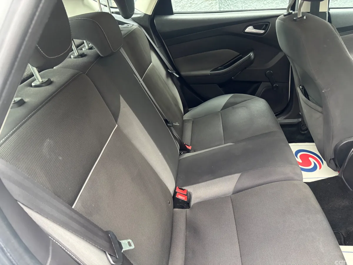 Ford Focus Hatchback, Petrol, 2013, White