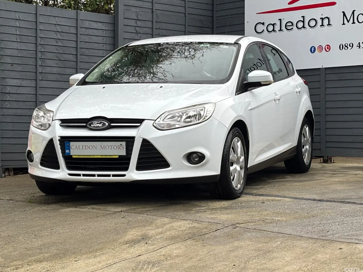 Ford Focus Hatchback, Petrol, 2013, White