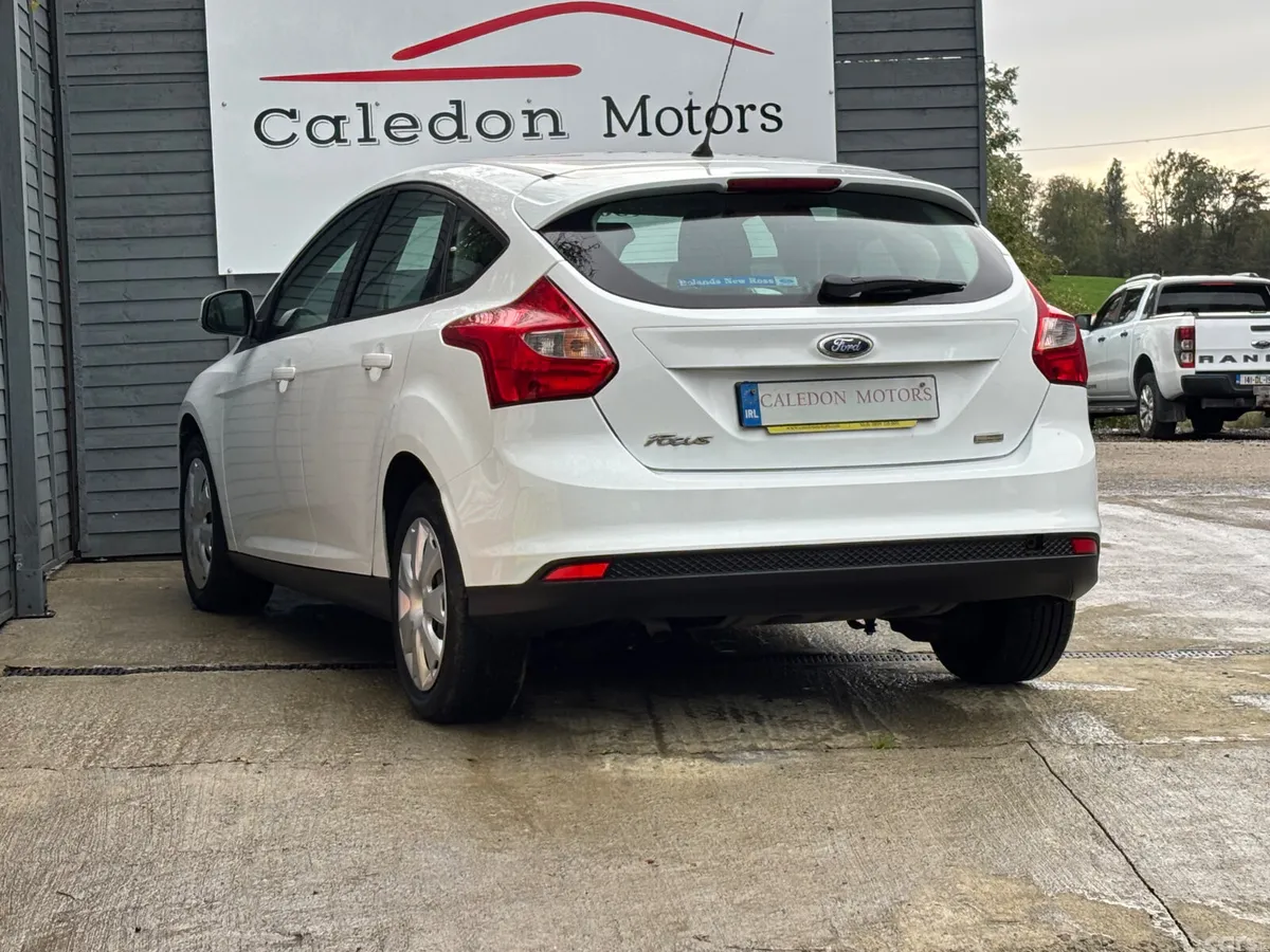 Ford Focus Hatchback, Petrol, 2013, White