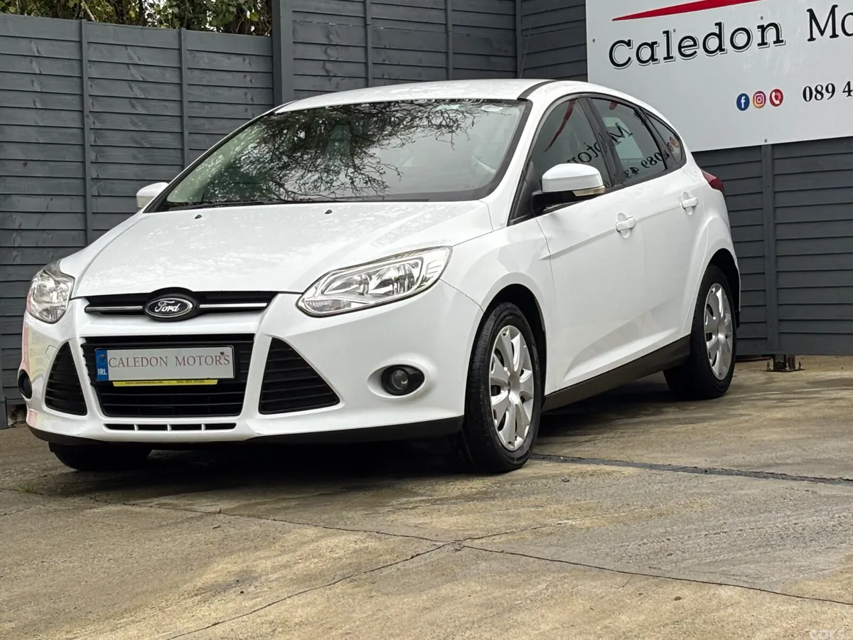 Ford Focus Hatchback, Petrol, 2013, White
