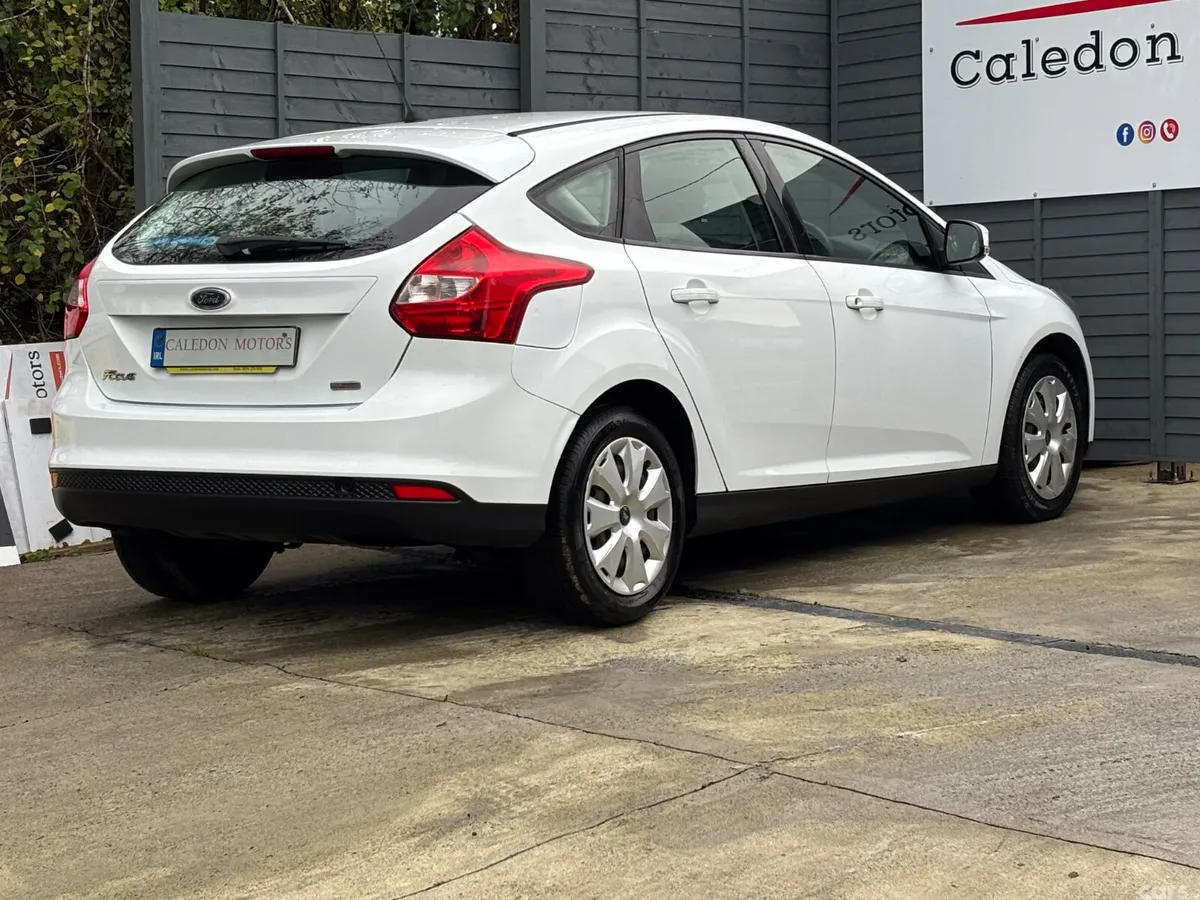 Ford Focus Hatchback, Petrol, 2013, White