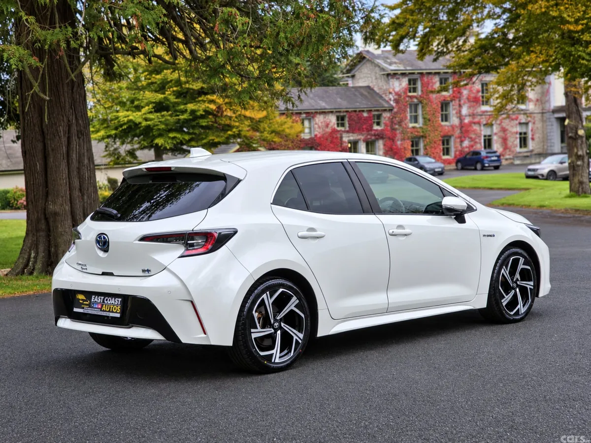 Toyota Corolla Hatchback, Petrol Hybrid, 2018, White