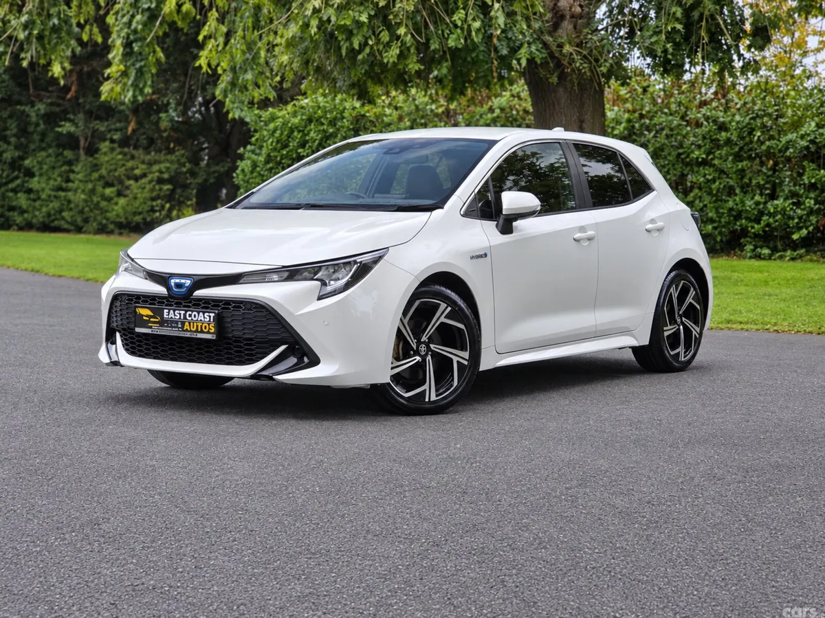 Toyota Corolla Hatchback, Petrol Hybrid, 2018, White