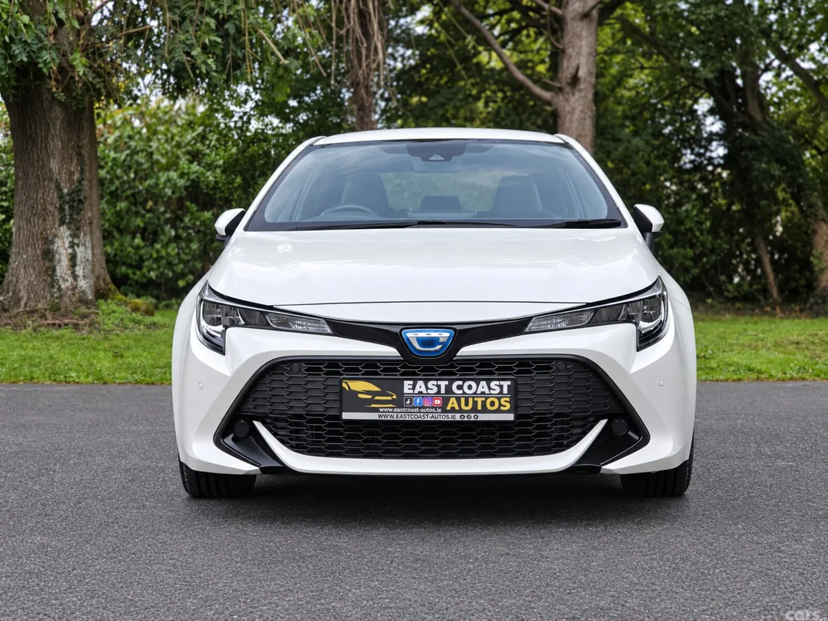 Toyota Corolla Hatchback, Petrol Hybrid, 2018, White