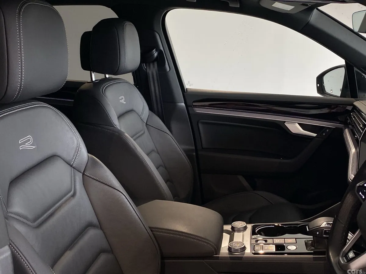 Volkswagen Touareg SUV, Diesel, 2022, Black