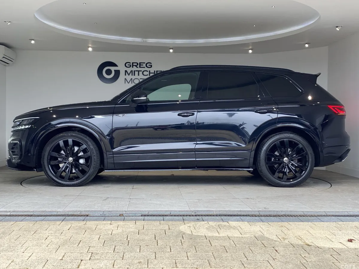 Volkswagen Touareg SUV, Diesel, 2022, Black