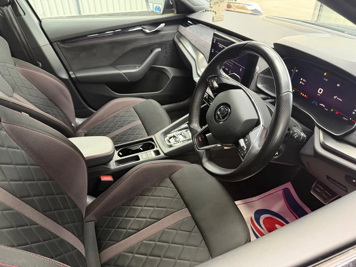 Skoda Octavia Hatchback, Petrol Plug-in Hybrid, 2021, Grey