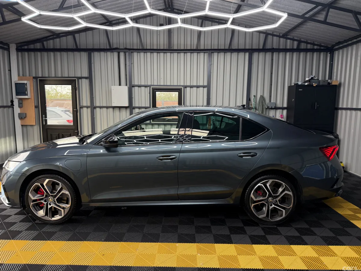 Skoda Octavia Hatchback, Petrol Plug-in Hybrid, 2021, Grey