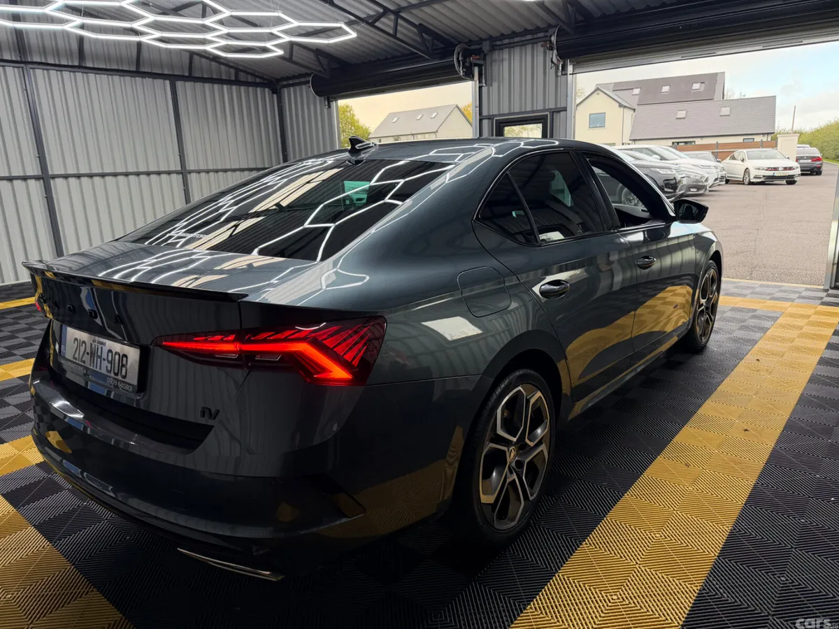 Skoda Octavia Hatchback, Petrol Plug-in Hybrid, 2021, Grey