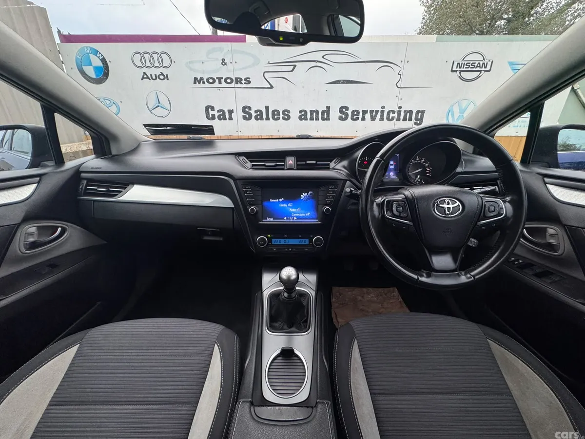 Toyota Avensis Saloon, Diesel, 2016, Blue