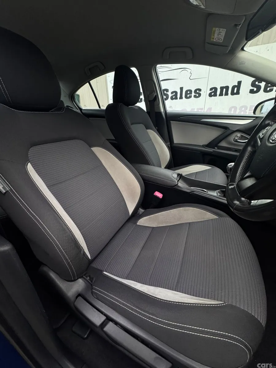 Toyota Avensis Saloon, Diesel, 2016, Blue
