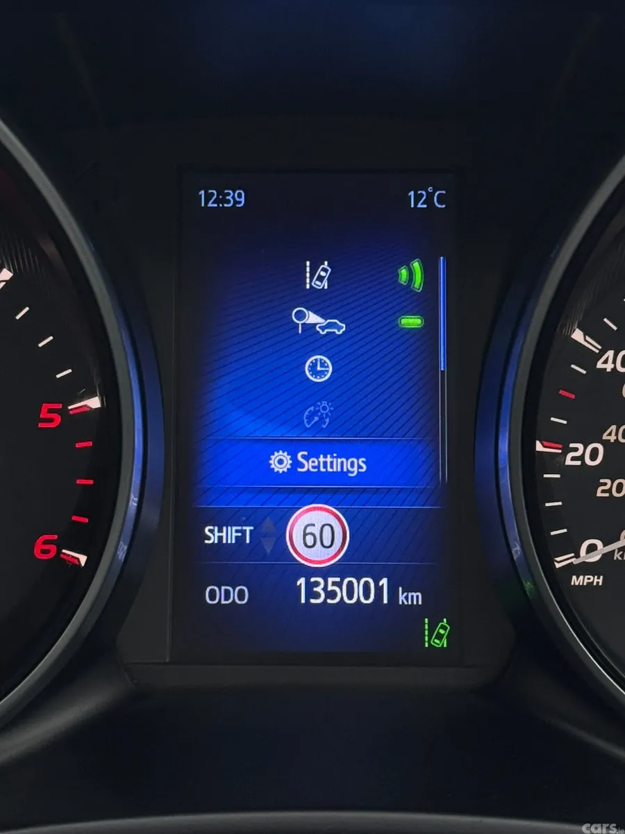 Toyota Avensis Saloon, Diesel, 2016, Blue