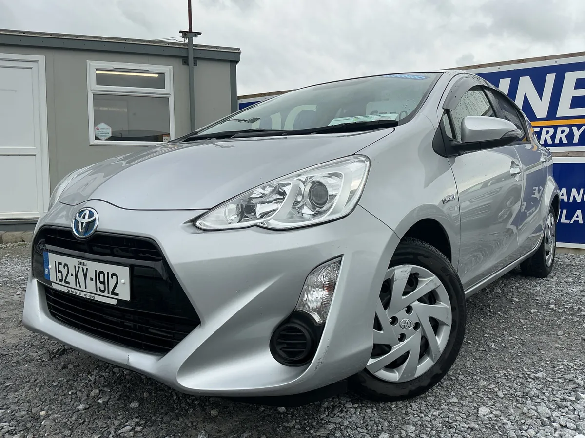 Toyota Aqua Hatchback, Petrol Hybrid, 2015, Silver