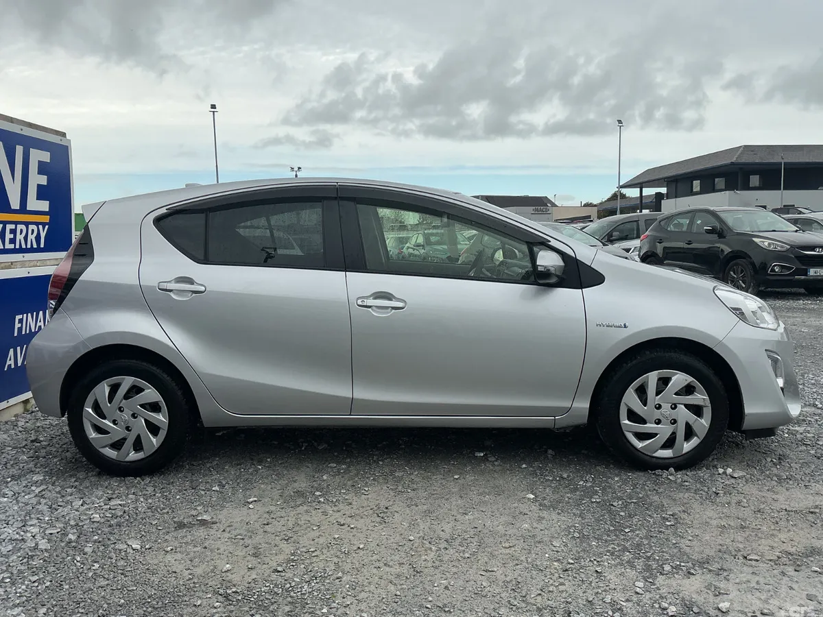 Toyota Aqua Hatchback, Petrol Hybrid, 2015, Silver