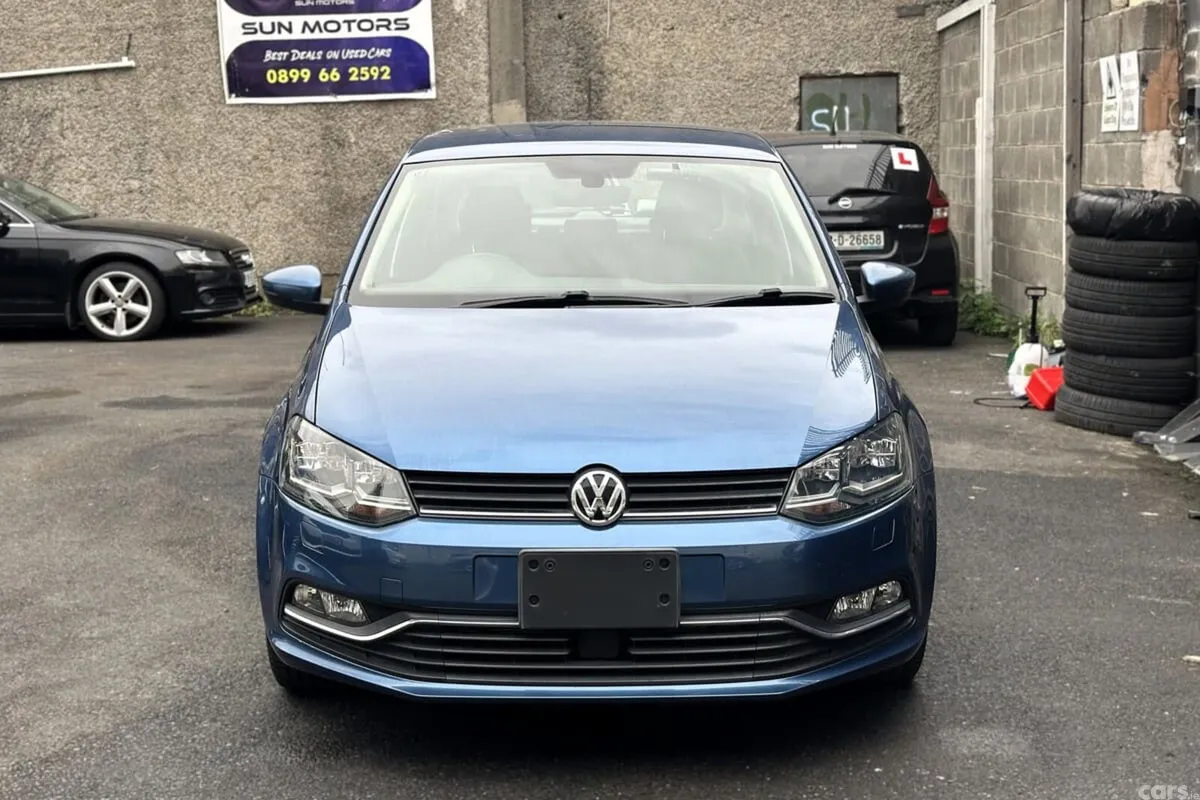 Volkswagen Polo Hatchback, Petrol, 2017, Blue