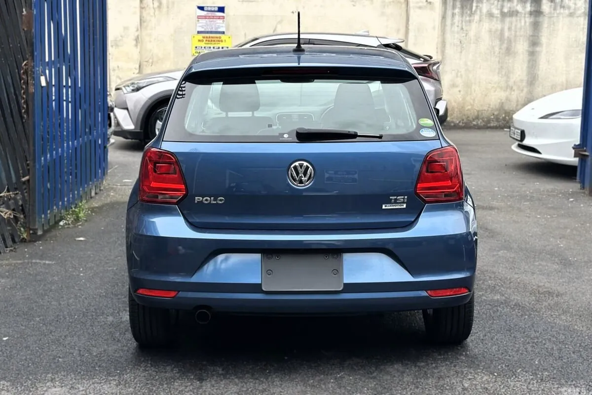 Volkswagen Polo Hatchback, Petrol, 2017, Blue
