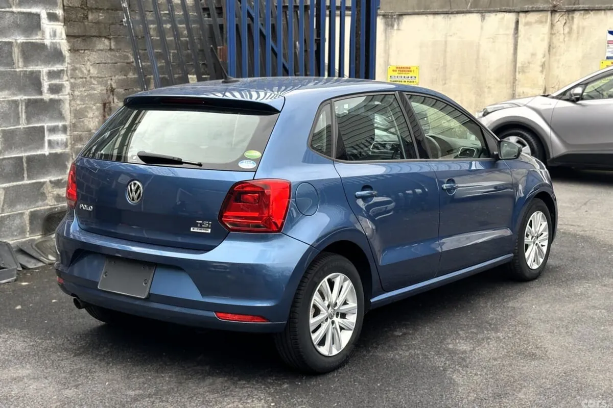 Volkswagen Polo Hatchback, Petrol, 2017, Blue