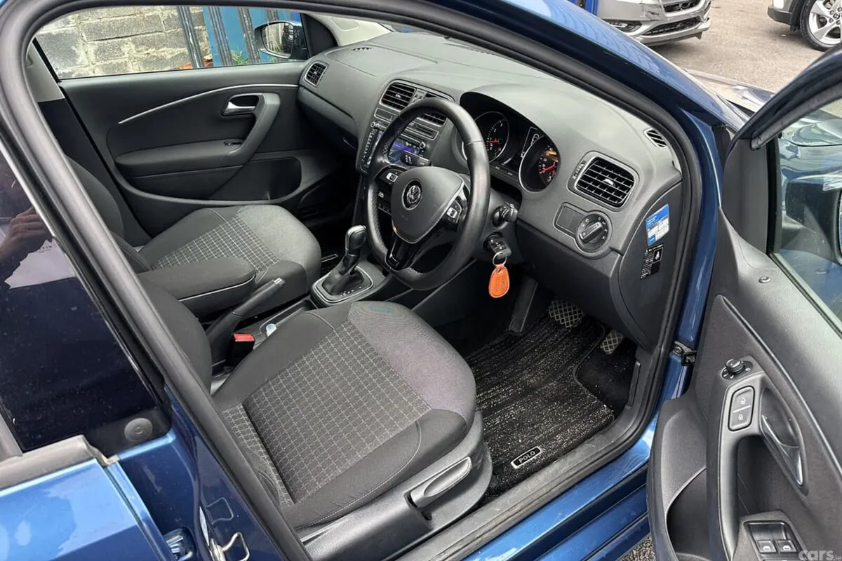 Volkswagen Polo Hatchback, Petrol, 2017, Blue