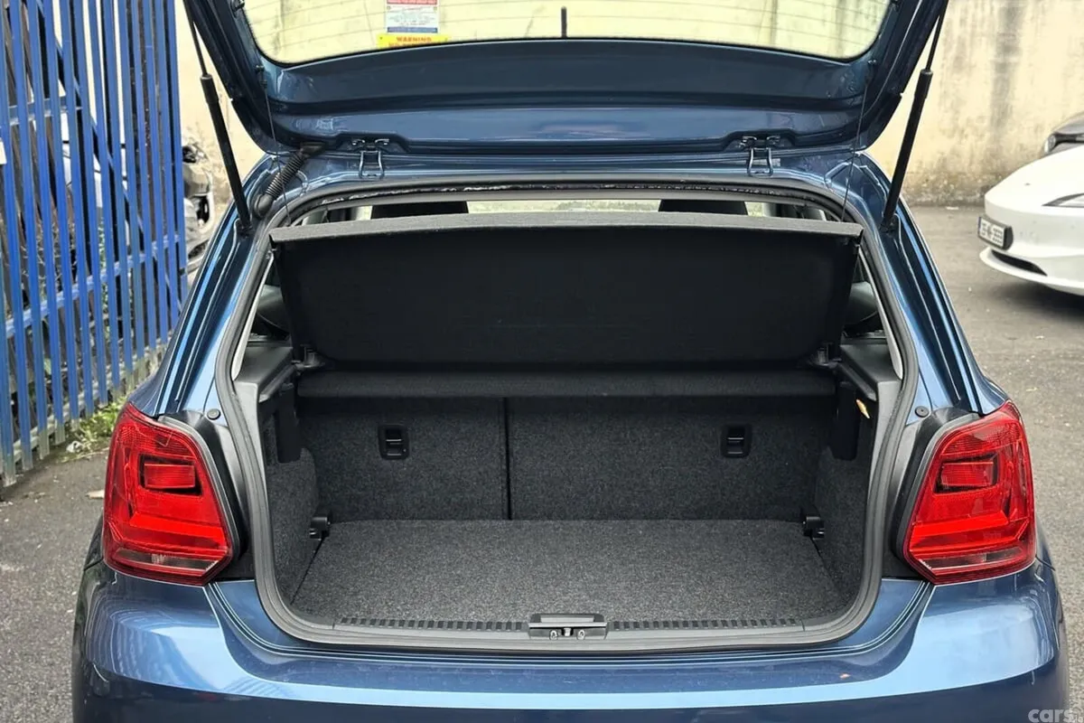Volkswagen Polo Hatchback, Petrol, 2017, Blue