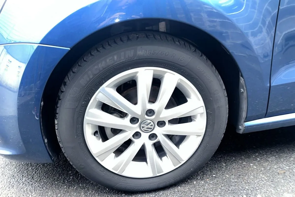 Volkswagen Polo Hatchback, Petrol, 2017, Blue