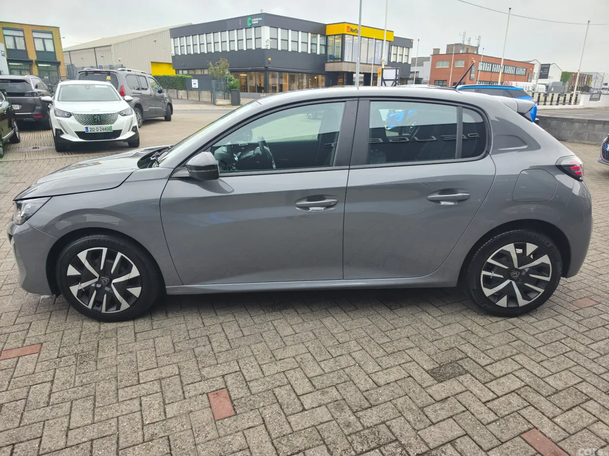 Peugeot 208 Hatchback, Petrol, 2024, Grey
