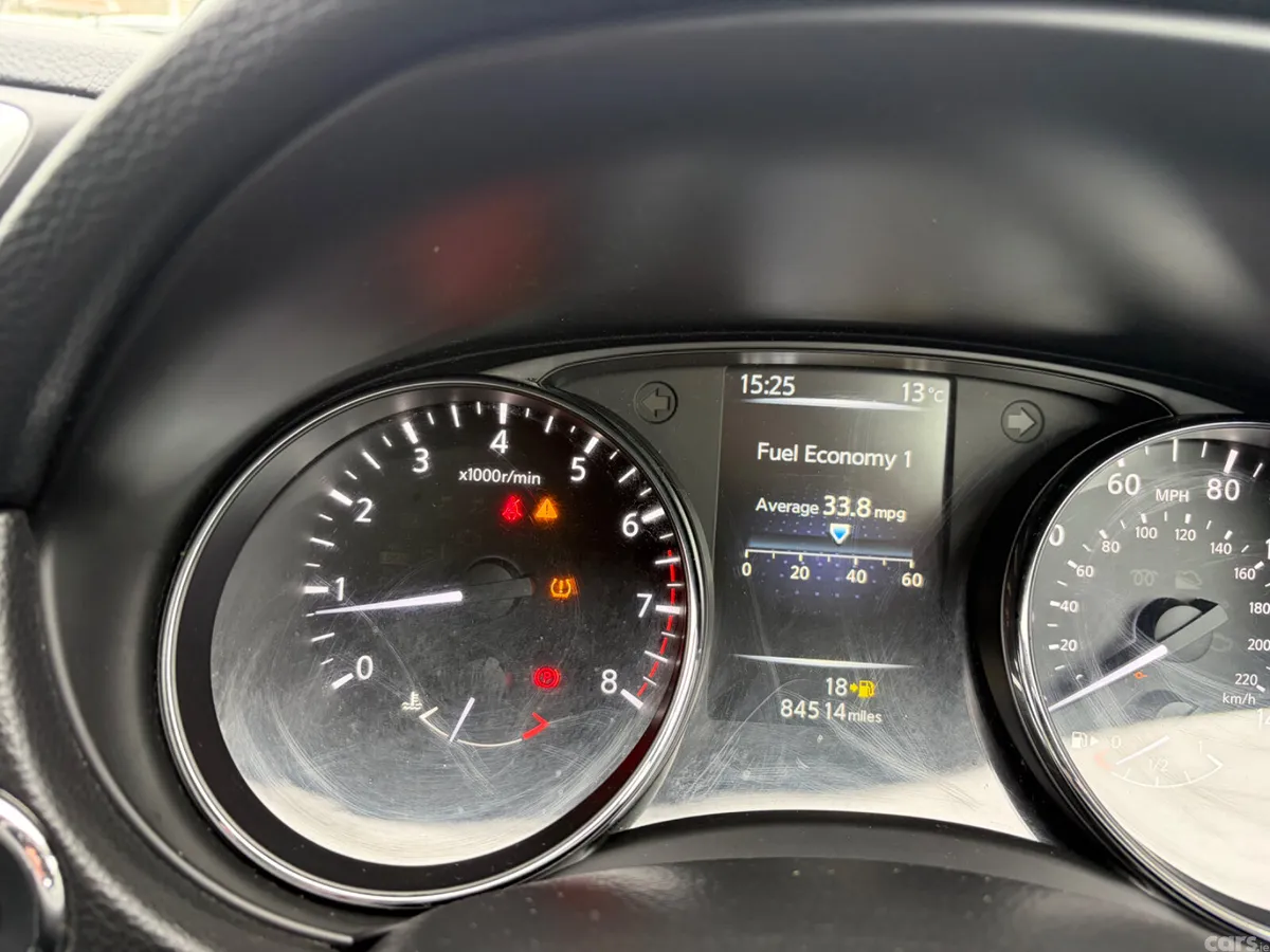 Nissan Qashqai Hatchback, Petrol, 2016, White