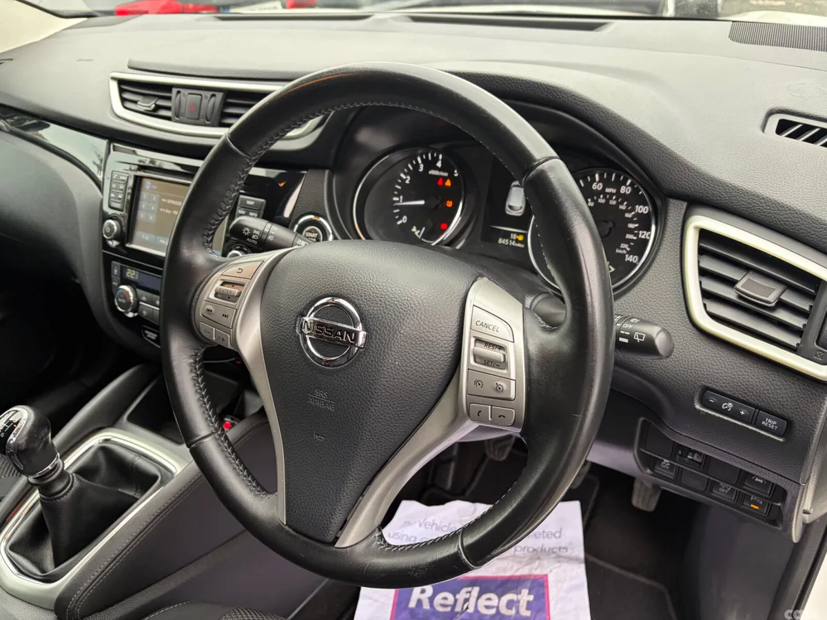 Nissan Qashqai Hatchback, Petrol, 2016, White