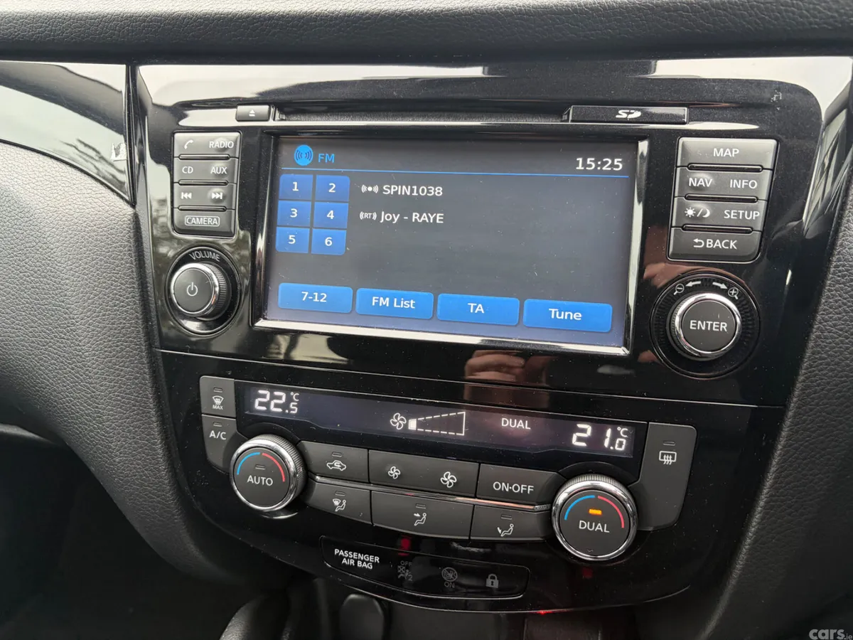 Nissan Qashqai Hatchback, Petrol, 2016, White